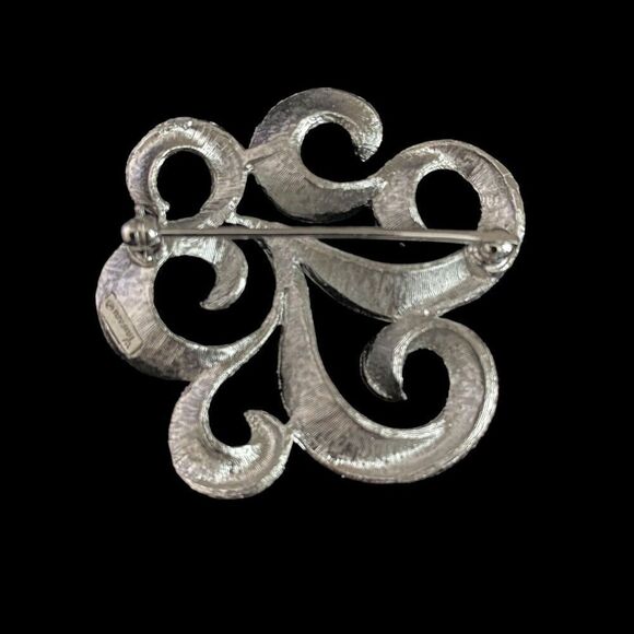 Vintage Trifari Brooch Pin Swirl Textured Silver Tone Signed - Picture 2 of 6
